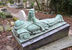 Монумент на надгробии французского актёра и музыканта Фернана Арбело
